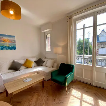 Perle Marine Haussmannienne - Lumineux & Calme - Proche Gare & شقة